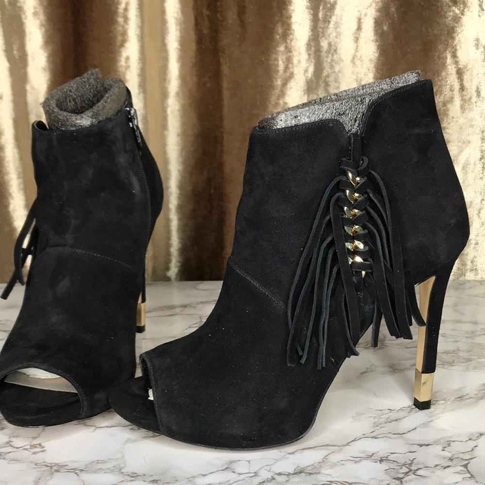 Guess fringe peep toe ankle booties size 9 black